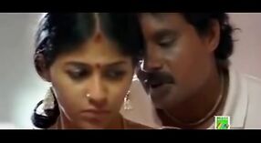 Anjali, Tamilska aktorka, występuje w romantycznym filmie z szachami 1 / min 20 sec