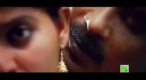 أنجالي, الممثلة التاميلية, النجوم في فيلم رومانسي يضم الشطرنج 1 دقيقة 40 ثانية