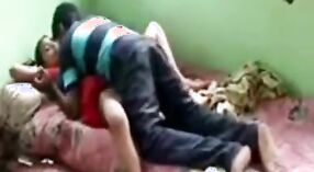 Ibu rumah tangga tamil melu kegiatan seksual karo putrane 1 min 20 sec