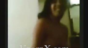 Tamil Ciocia nago i zmysłowy sex Oralny w filmie 5 / min 20 sec