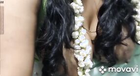 Güzel Coimbatore Desi ile büyük Göğüsler içinde bir Sıcak Video 2 dakika 00 saniyelik
