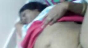 Tamil Aunty Chez Vidyos Takes op seksueel Deception in heet seks Video - 0 min 30 sec