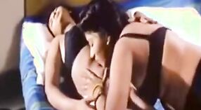 Bellissimo tamil ragazze in un steamy lesbica video 3 min 40 sec