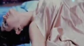 Seksowne ciało Chaz Moway jest na pełnym wyświetlaczu w tym filmie 1 / min 50 sec