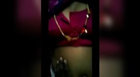 Bellissimo tamil aunty prende nudo in questo caldo video 0 min 30 sec