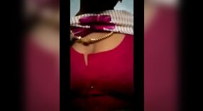 Beautiful tamil aunty gets naked in this hot video 1 min 00 sec
