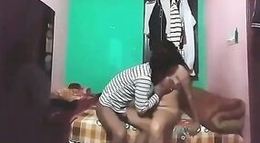 Bibi Tamil dari Chennai memberikan blowjob sensual dan dicium 7 min 00 sec