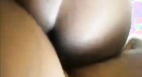 Tamil dorp aunty ' s steamy seks tape in een zwart pak 4 min 20 sec