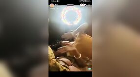Tamil porno video con una bella donna in il Chappy Ole piscina a il hostel Kopil 8 min 20 sec
