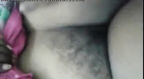 Szachy wideo z tamil aunty Antti Sari pokazywanie od jej piersi 2 / min 20 sec