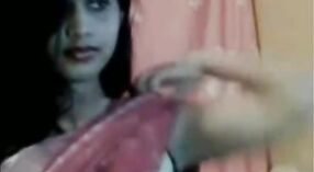 Vollbusige Lehrerin aus Coimbatore wird vor der Kamera ungezogen 4 min 50 s