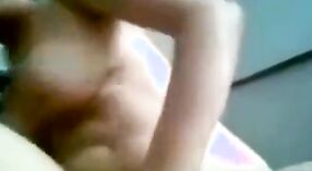 Scacchi video con un big breasted Tamil ragazza e il suo vicino di casa 2 min 00 sec