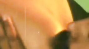 Les gros seins tamouls de Chaz Moway reçoivent l'attention qu'ils méritent dans ce film sexuel 3 minute 20 sec