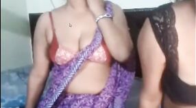 Sexy Ấn Độ các bà mẹ trong một butterscotch-phong cách video 2 tối thiểu 40 sn