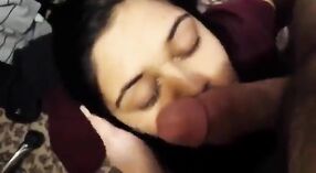 Wunderschönes tamilisches Blowjob-Video mit Tochter, die Sperma küsst und trinkt 5 min 40 s
