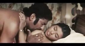 Nữ diễn viên Tamil Shaquila đắm chìm trong một mối tình gợi cảm với một người yêu giả 0 tối thiểu 50 sn