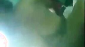 Havuz kenarında Tamil Teyze Çıplak Video 2 dakika 00 saniyelik