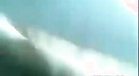 Havuz kenarında Tamil Teyze Çıplak Video 5 dakika 00 saniyelik