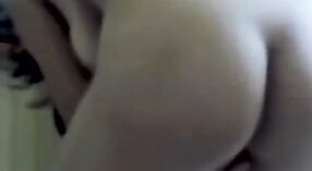 Une fille de Coimbatore se déshabille et suce les bites des autres filles dans une vidéo nue chaude 3 minute 40 sec
