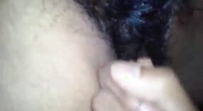 Holen Sie sich Ihre Fülle von Sperma mit diesem tamilischen Sex-Talk-Video 1 min 20 s