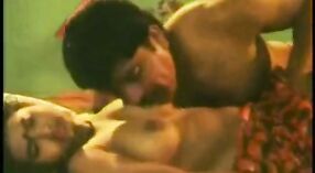 A actriz Tamil com fome de esperma é marota num filme de xadrez Sujo 3 minuto 20 SEC