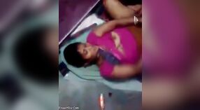 La vidéo de sexe de la Grande tante de Villupuram Mallu Sari est à voir absolument 3 minute 20 sec