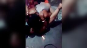 La vidéo de sexe de la Grande tante de Villupuram Mallu Sari est à voir absolument 3 minute 40 sec