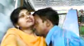 Красивое тамильское видео, на котором студентка массирует грудь Салем 2 минута 30 сек