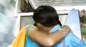 Piękny tamil wideo student masowanie Salem ' s piersi 3 / min 20 sec