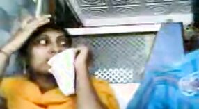 Mooi tamil video van student masseren salem ' s borsten 3 min 50 sec