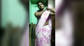 Красивая тамильская тетушка в обнаженном виде показывает 1 минута 20 сек
