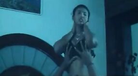 Tamil aktorka Shakila gwiazdy w ekscytujący seks wideo z Bi Kirate Ches 10 / min 50 sec
