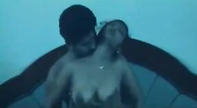 Tamil aktorka Shakila gwiazdy w ekscytujący seks wideo z Bi Kirate Ches 12 / min 00 sec
