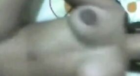 Schönes tamilisches Babe mit großen Titten wird im Heimvideo gefickt 0 min 0 s