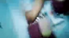 सुंदर तमिल पत्नी सलेम पूल में भाप से भरा वीडियो 2 मिन 50 एसईसी