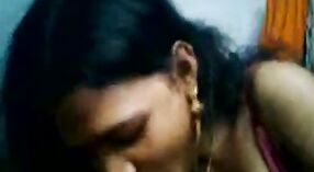 Piękna Tamil żona Salem Basen Sappi w łaźni parowej wideo 3 / min 50 sec