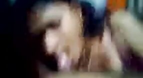 Piękna Tamil żona Salem Basen Sappi w łaźni parowej wideo 4 / min 50 sec