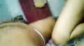 Piękna Tamil żona Salem Basen Sappi w łaźni parowej wideo 0 / min 50 sec