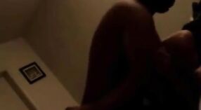 Video de Sexo Universitario del Profesor Tirupur con un Encuentro Caliente y Cachondo 1 mín. 00 sec