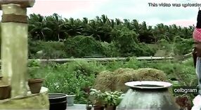 Video catur sing nampilake dodo aktris Tamil Sing nggumunake 4 min 20 sec