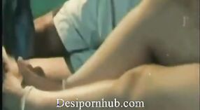 Les gros seins tamouls de Chaz Moway reçoivent l'attention qu'ils méritent dans cette vidéo torride 0 minute 50 sec