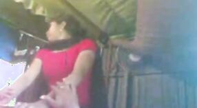 अश्लील व्हिडिओमध्ये तामिळ पत्नीची कला प्रेमीशी कामुक चकमकी 4 मिन 40 सेकंद