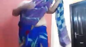 Video Desnudo de una Hermosa Tía Tamil con Gran Coño 4 mín. 20 sec