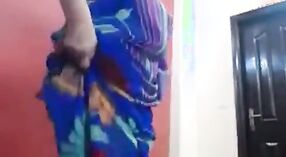 Nacktes Video einer schönen tamilischen Tante mit großer Muschi 5 min 40 s