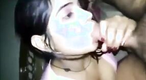 美丽的泰米尔女孩在一个18岁的视频中舔和吮吸 1 敏 40 sec