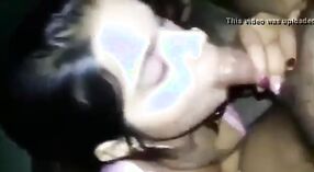 Belle fille tamoule dans une vidéo de 18 ans léchant et suçant 1 minute 50 sec