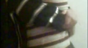 Amma Magan sexo vídeo features provocação e amarrado acima mamãe 8 minuto 20 SEC