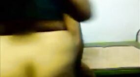 Tía tamil grande y jugosa Tirupur Anti Bilujubi en un video humeante 1 mín. 20 sec