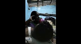 Tamil village aunty Pollachi disfruta de una sesión de sexo caliente y humeante 0 mín. 0 sec