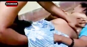 O vídeo do Ches recebe um spray sensual Da Empregada doméstica 2 minuto 20 SEC